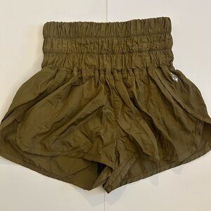 Free People Movement The Way Home Shorts size xs in army green.